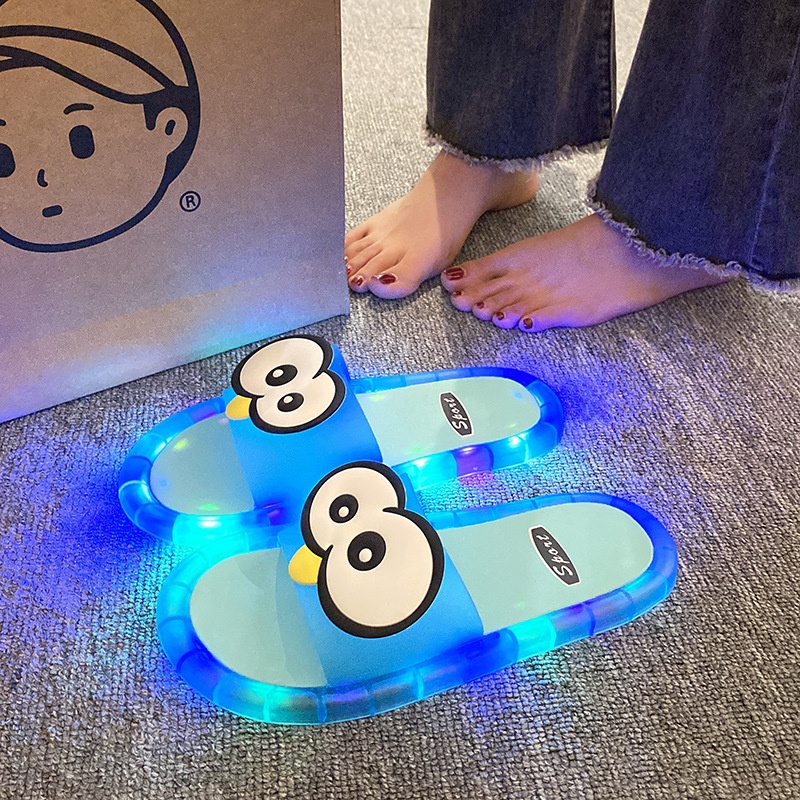 Funny Big Eyes Luminous Slide  - Mule Slip On ulasan dan harga